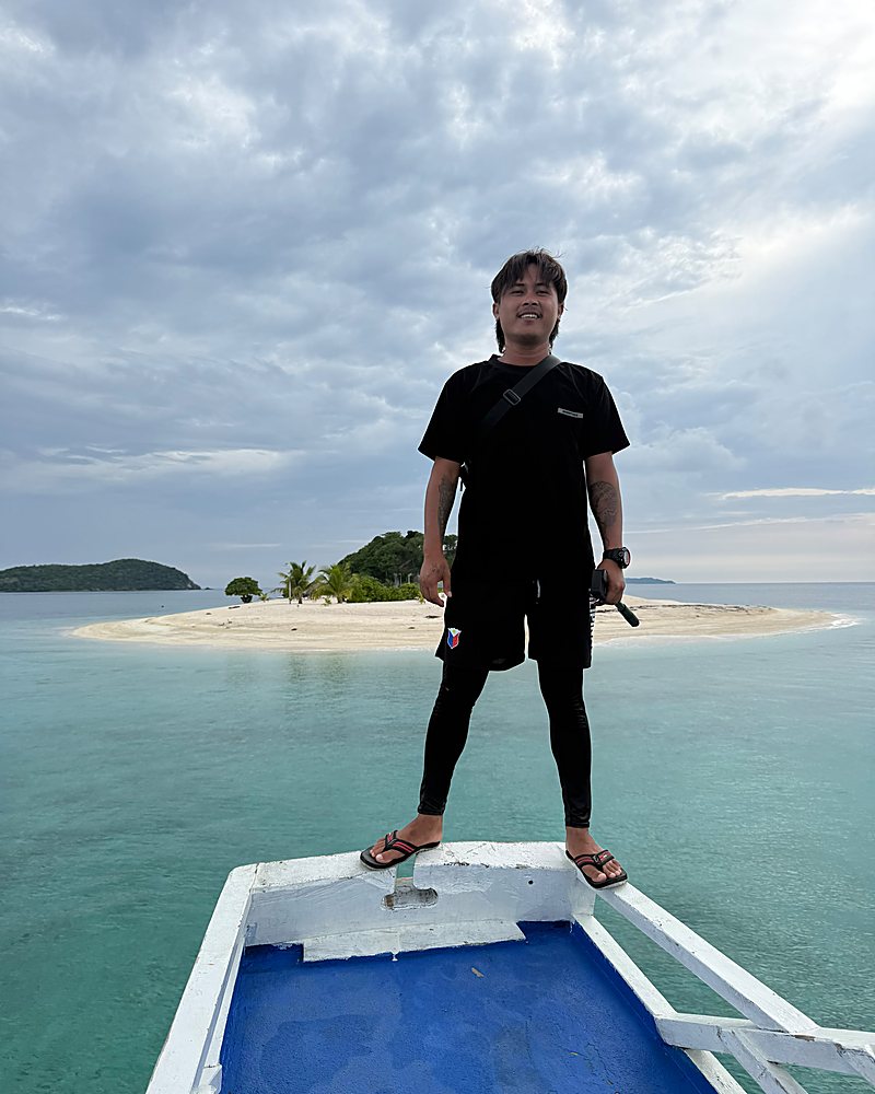 A Tropical Paradise team leader on a Palawan expedition